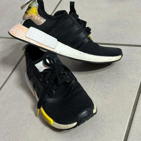 Adidas Black sneakers NMD R1 black size 4 - Picture 10 of 10
